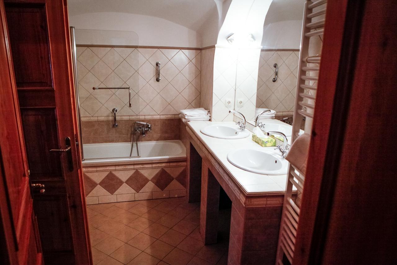 Erzsebet Pince Apartment Tokaj Exterior foto